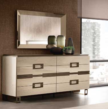Poesia Collection Bedroom Set with luxurious design and elegant details | Vrxco.com