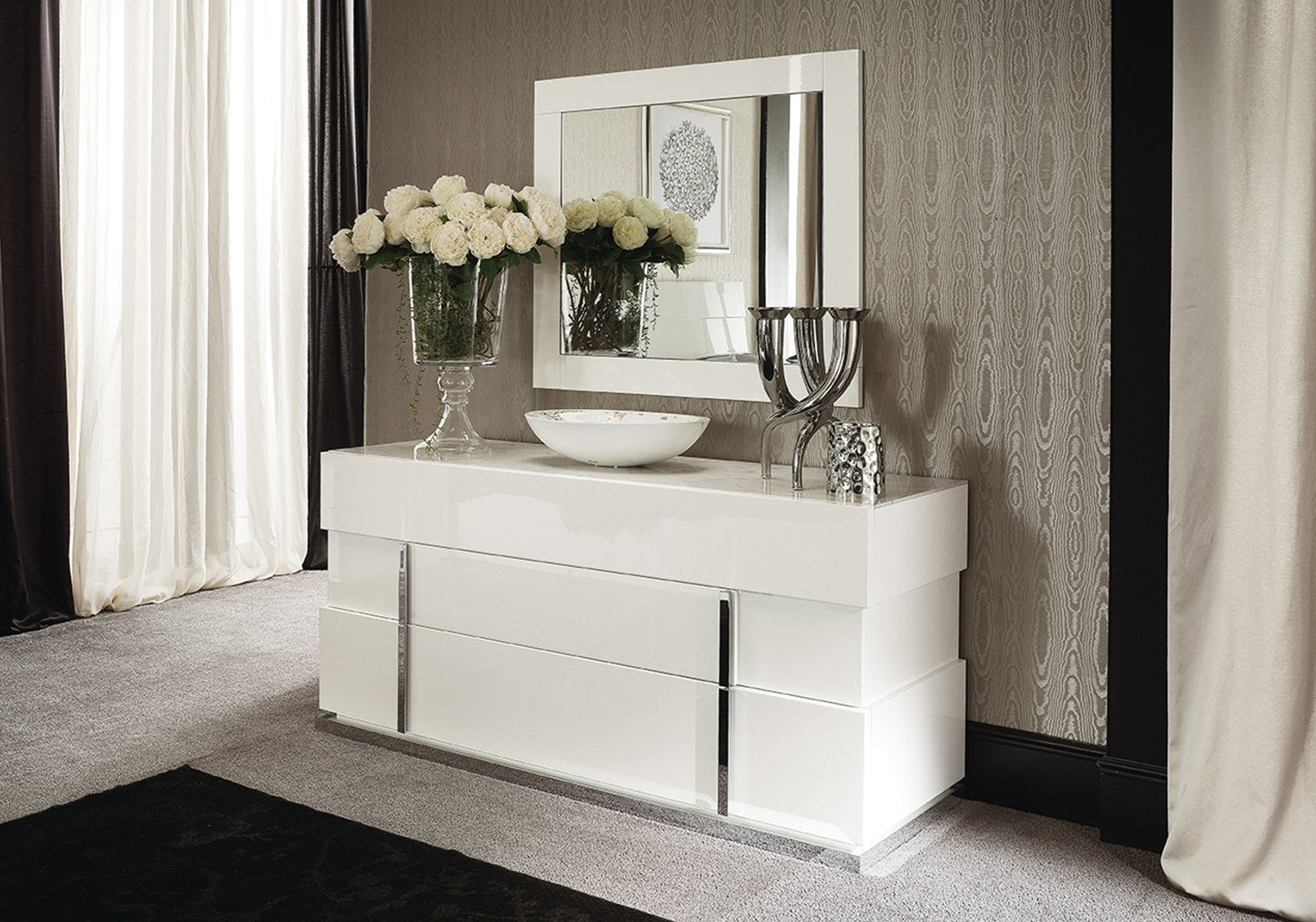 "Canova Bedroom Set with modern design and luxurious comfort" | Vrxco.com