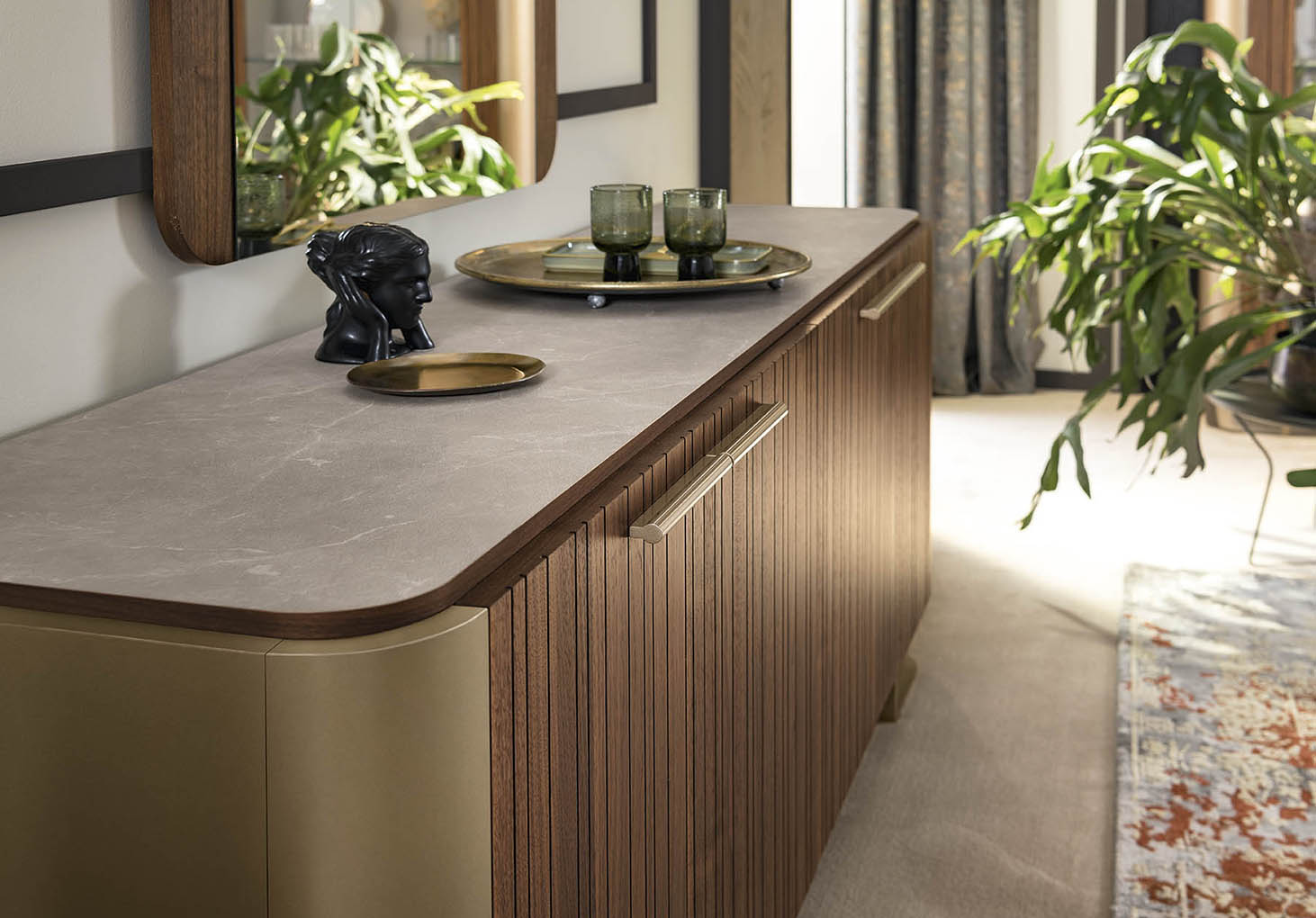"Hera Dining Room Set with elegant design and modern finishes" | Vrxco.com