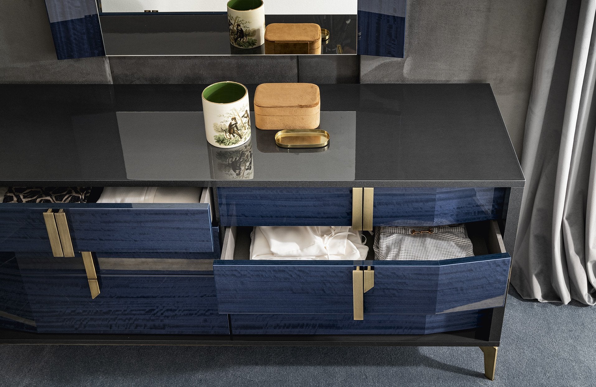 Oceanum Bedroom Set with coastal charm and serene design | Vrxco.com