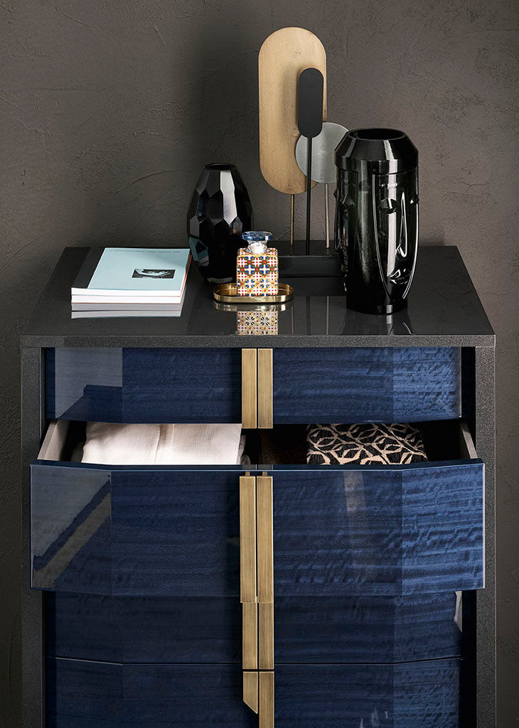 Oceanum Bedroom Set with coastal charm and serene design | Vrxco.com