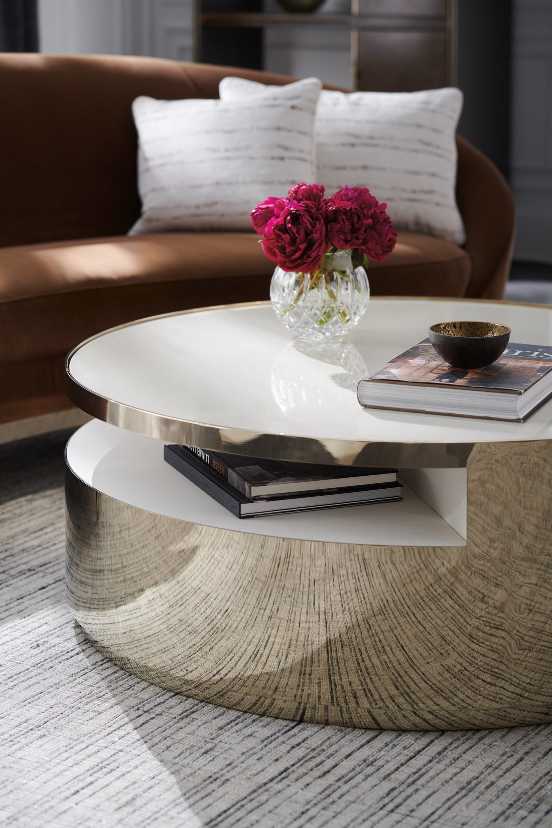 TURN STYLE Occasional Table with twist mechanism and modern design | Vrxco.com