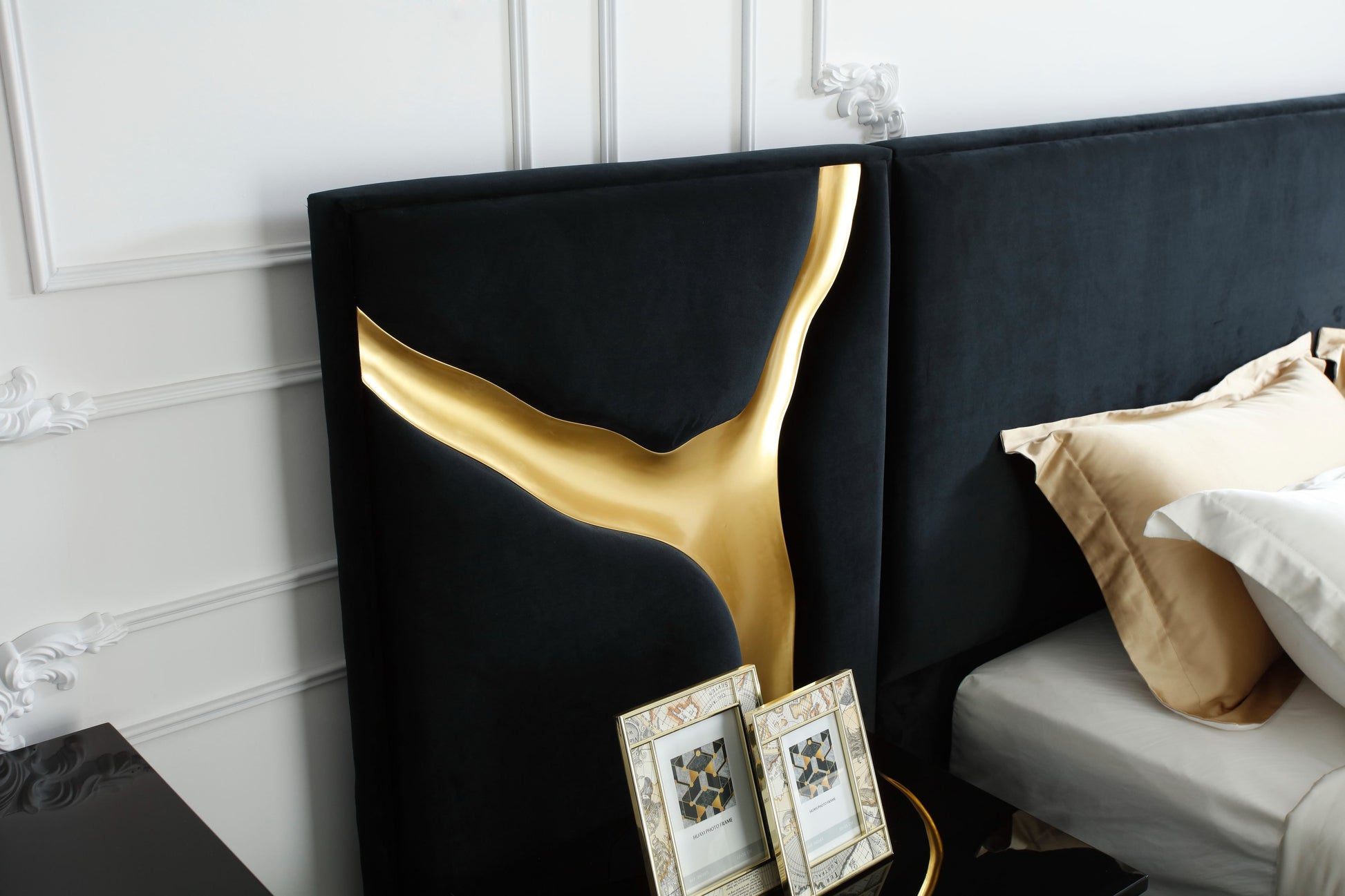 Modrest Aspen Black & Gold Bedroom Set showcasing elegant design and luxury | Vrxco.com