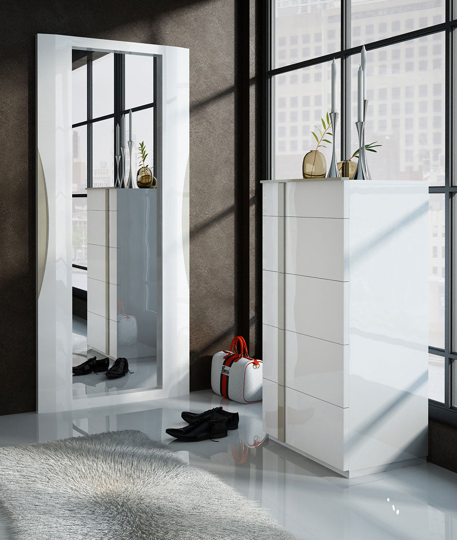 "Granada Bedroom Set with elegant design and modern finishes" | Vrxco.com