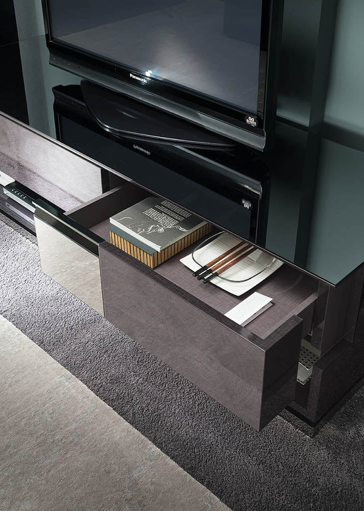 "Heritage TV Stand/Entertainment Center - Classic and elegant media console" | Vrxco.com