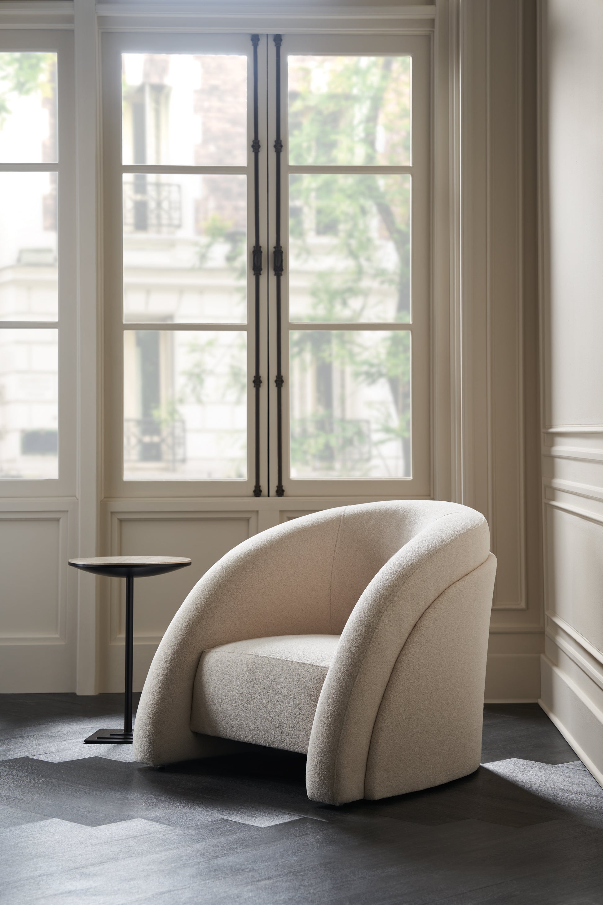 "MOVEMENT Chair - Ergonomic and Stylish Seating" | Vrxco.com