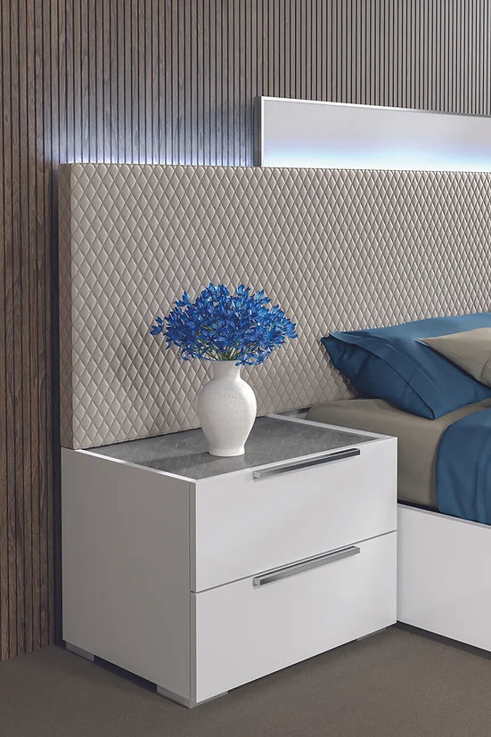 "Fabiana Collection Bedroom Set in White with stylish design and contemporary finishes"| Vrxco.com
