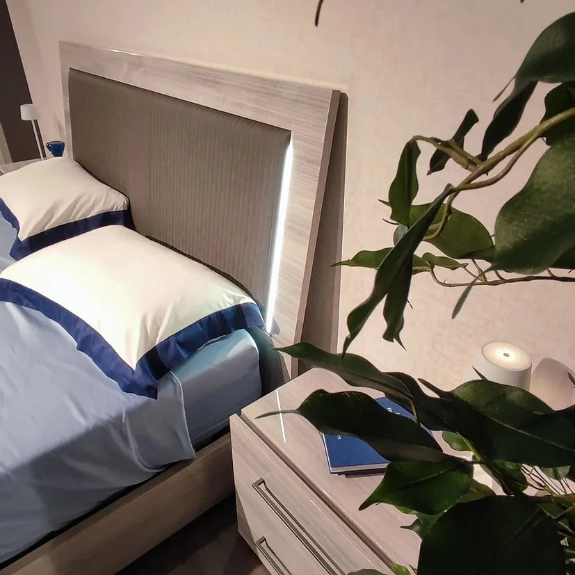 "Mia UPH Collection Bedroom Set - Elegant and comfortable bedroom furniture" | Vrxco.com