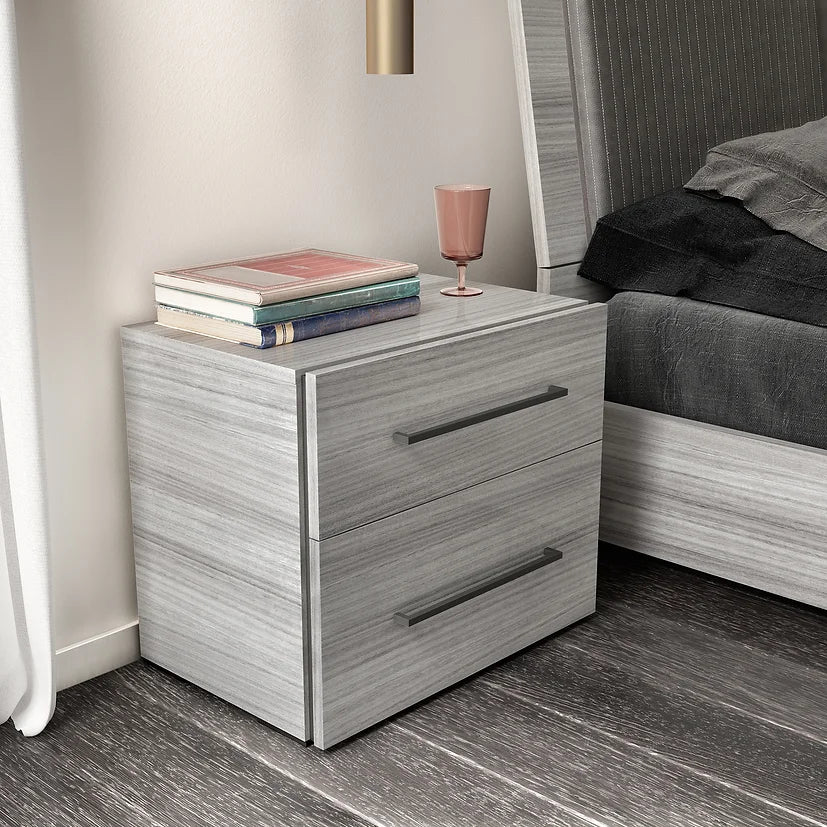 "Mia UPH Collection Bedroom Set - Elegant and comfortable bedroom furniture" | Vrxco.com