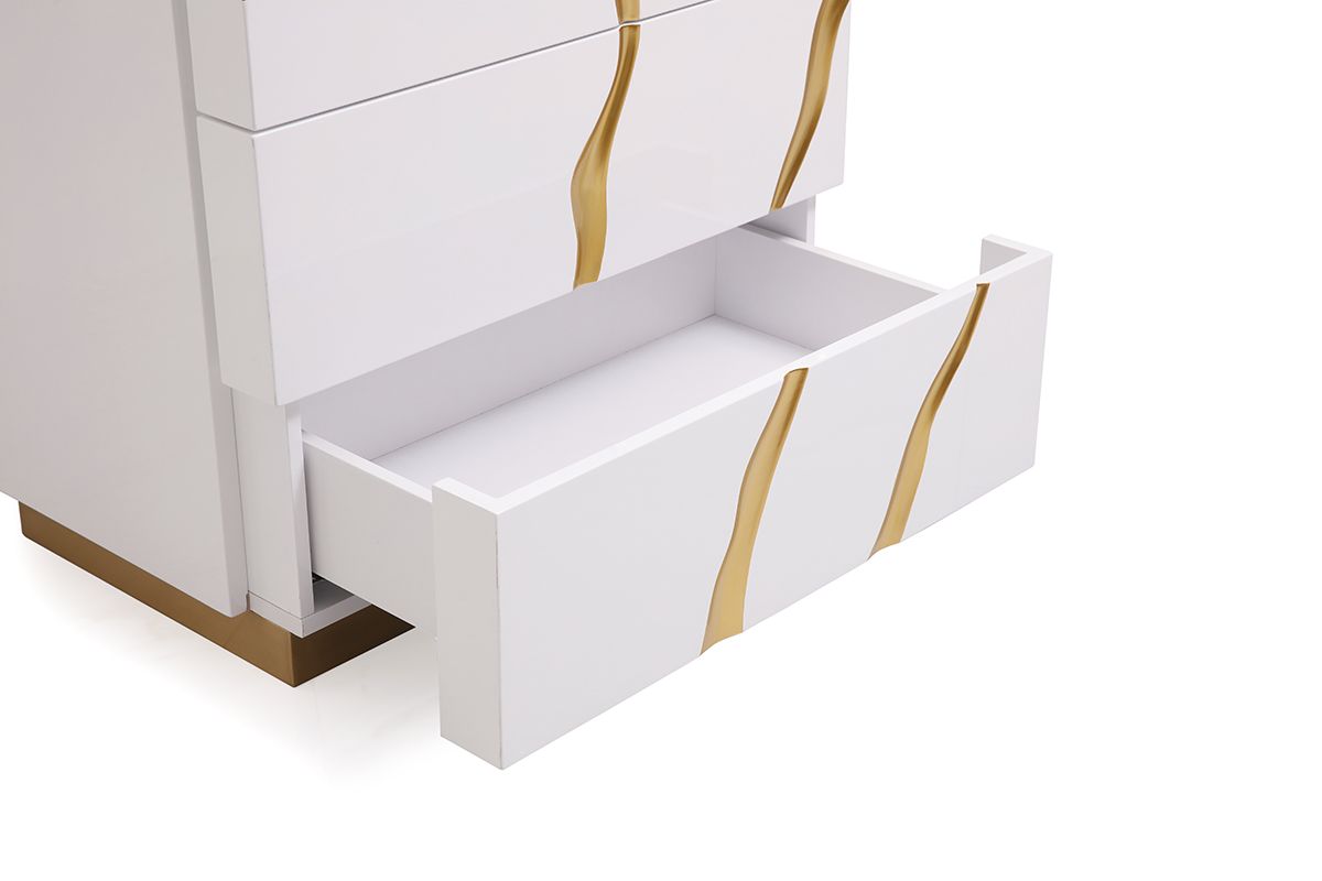 Modrest Aspen White & Gold Bedroom Set showcasing elegance and luxury with a modern touch | Vrxco.com