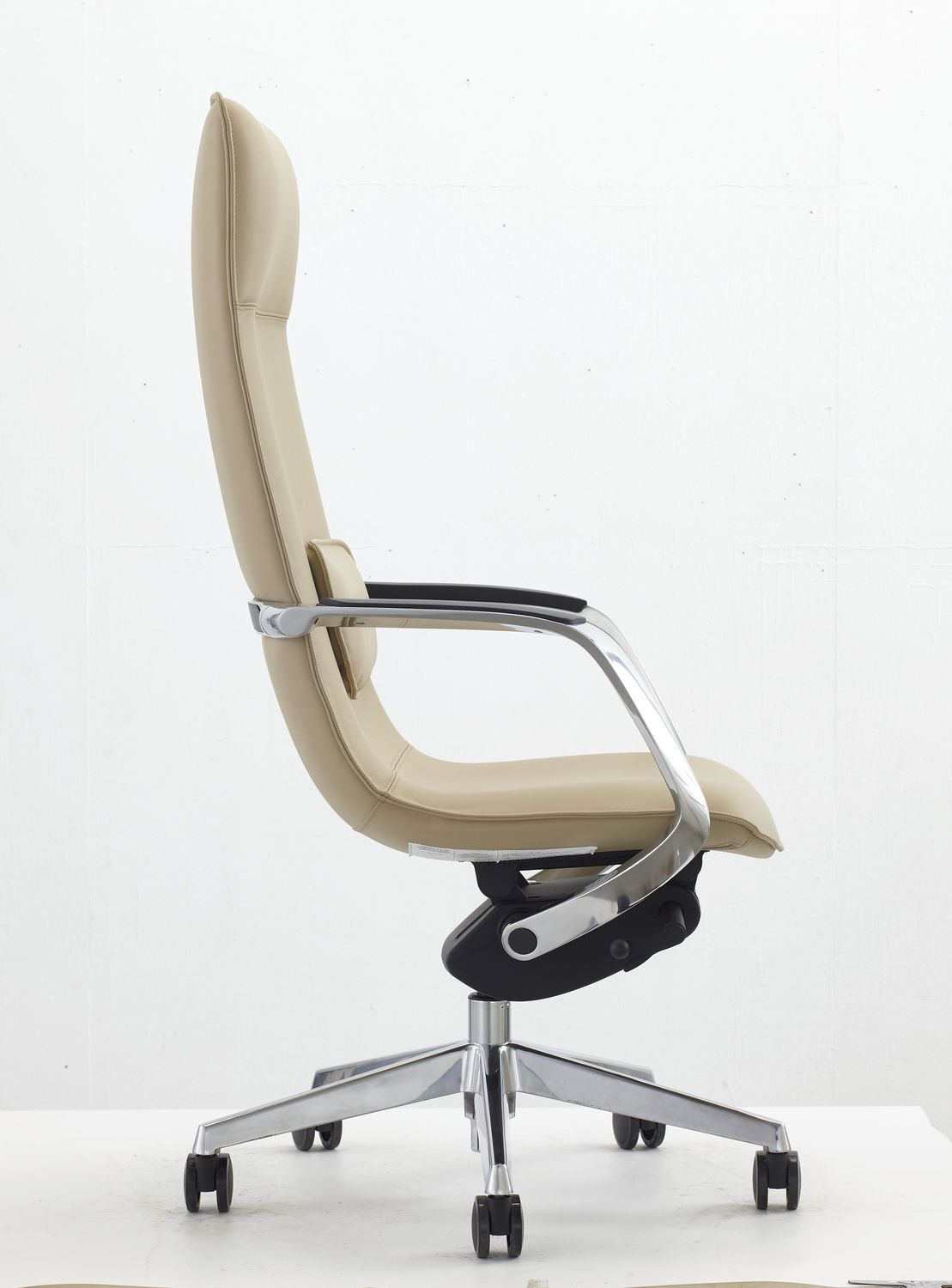 "Modrest Nadella Modern Beige High Back Executive Office Chair - Elegant executive office chair" | Vrxco.com